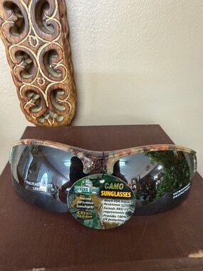 Rivers Edge Camo Sunglasses - Brown/Tan Frame with Dark Lenses